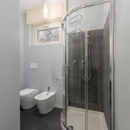 Niguarda-zara Xxl Home,two Balconies,wifi,family Apartment Milan